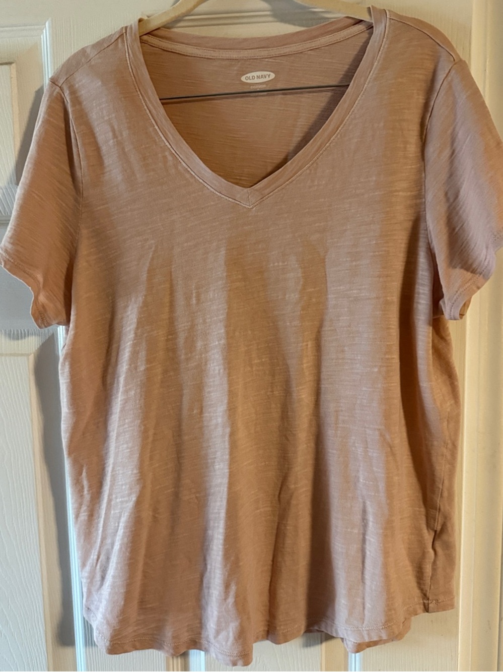 Old Navy Short Sleeve V-Neck Tee in Dusty Rose
